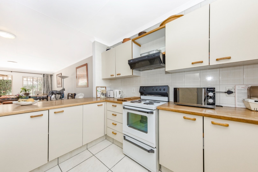 2 Bedroom Property for Sale in Magaliessig Gauteng