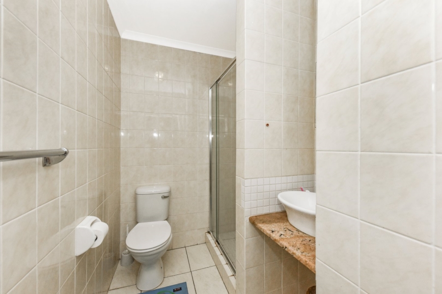 2 Bedroom Property for Sale in Magaliessig Gauteng