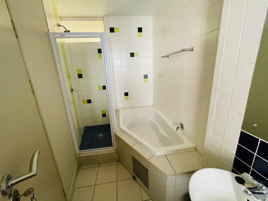 1 Bedroom Property for Sale in Hillcrest Gauteng