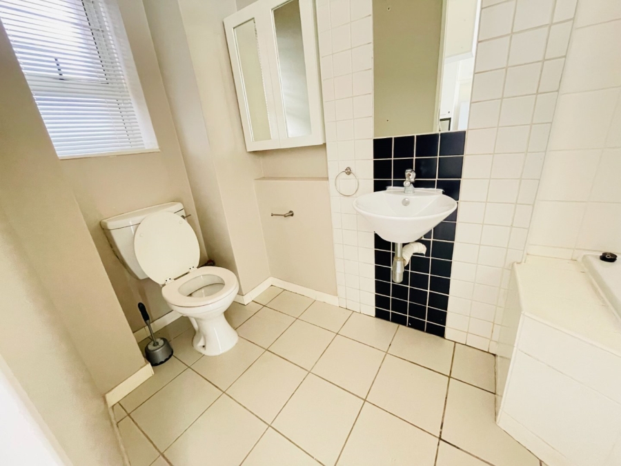 1 Bedroom Property for Sale in Hillcrest Gauteng