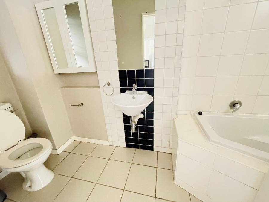 1 Bedroom Property for Sale in Hillcrest Gauteng