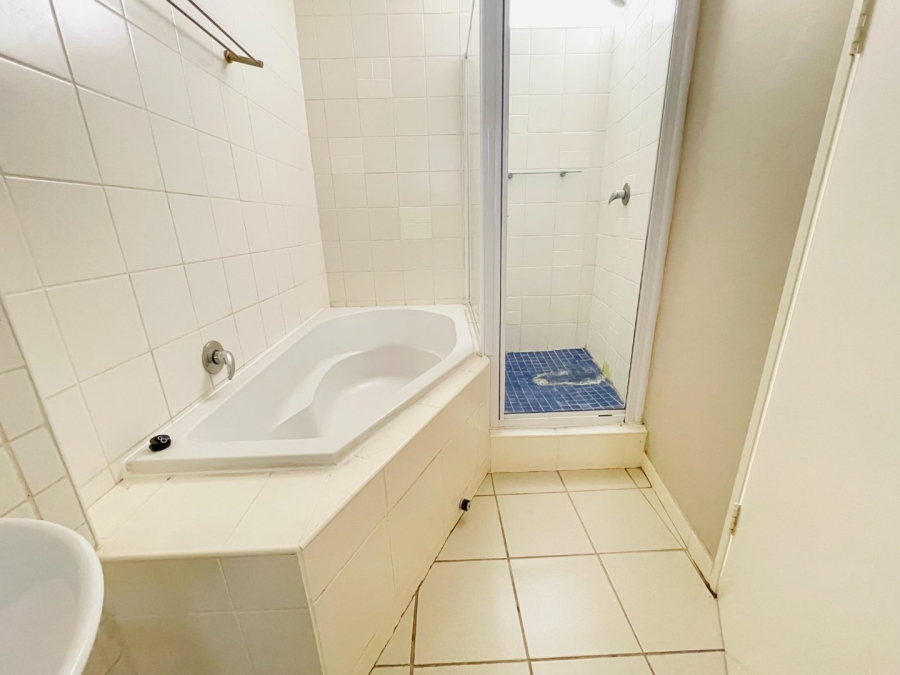 1 Bedroom Property for Sale in Hillcrest Gauteng