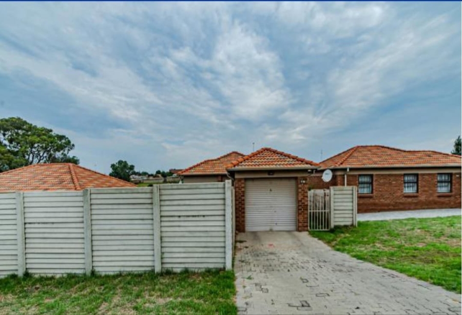 3 Bedroom Property for Sale in Thatch Hill Estate Gauteng