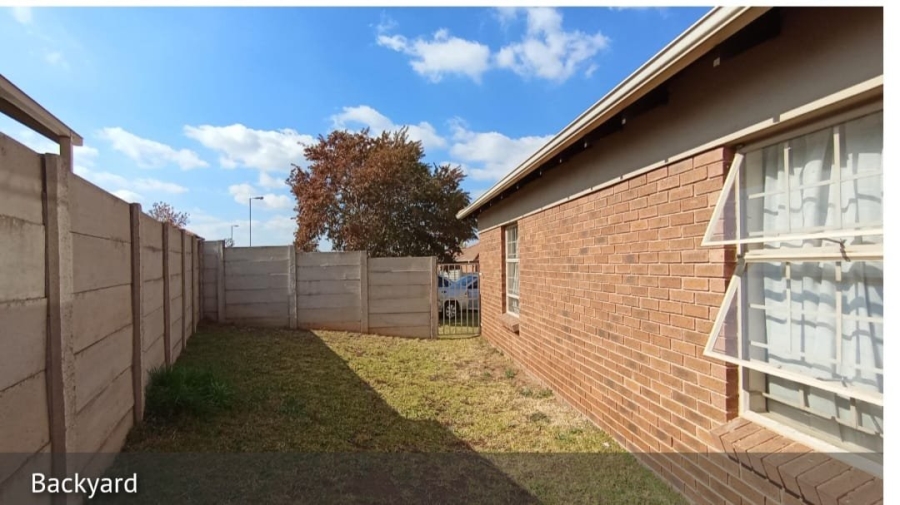 2 Bedroom Property for Sale in Thatch Hill Estate Gauteng