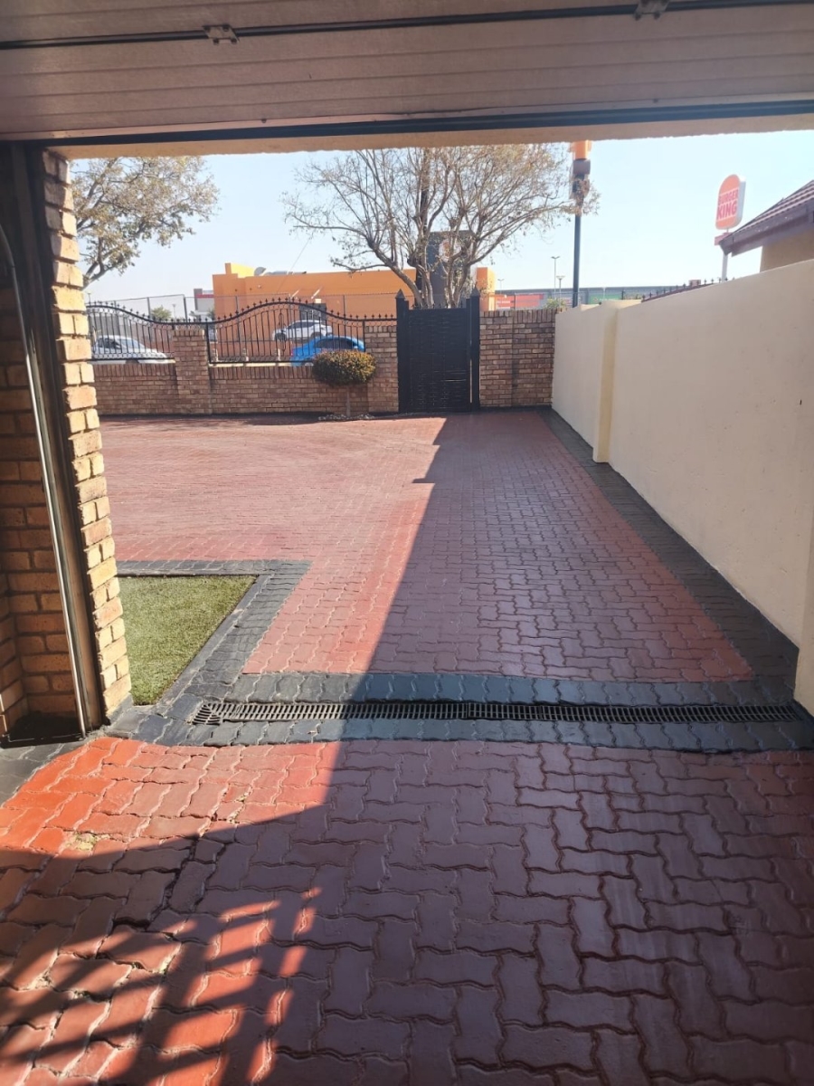 3 Bedroom Property for Sale in Atteridgeville Gauteng