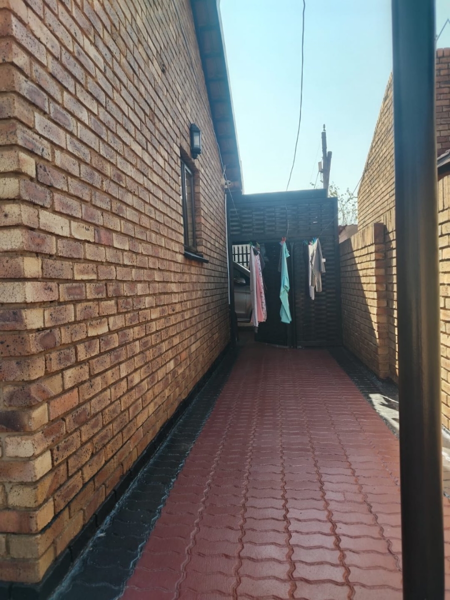 3 Bedroom Property for Sale in Atteridgeville Gauteng