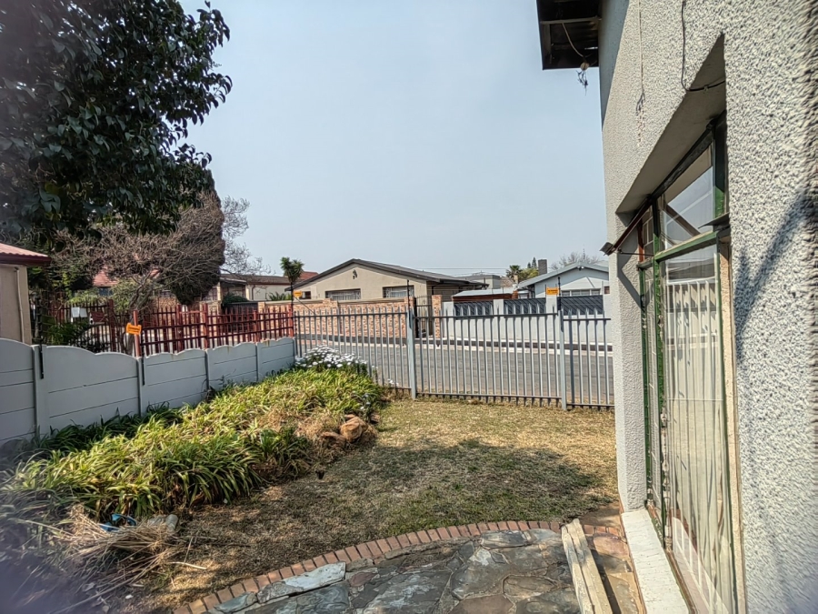 7 Bedroom Property for Sale in Westdene Gauteng