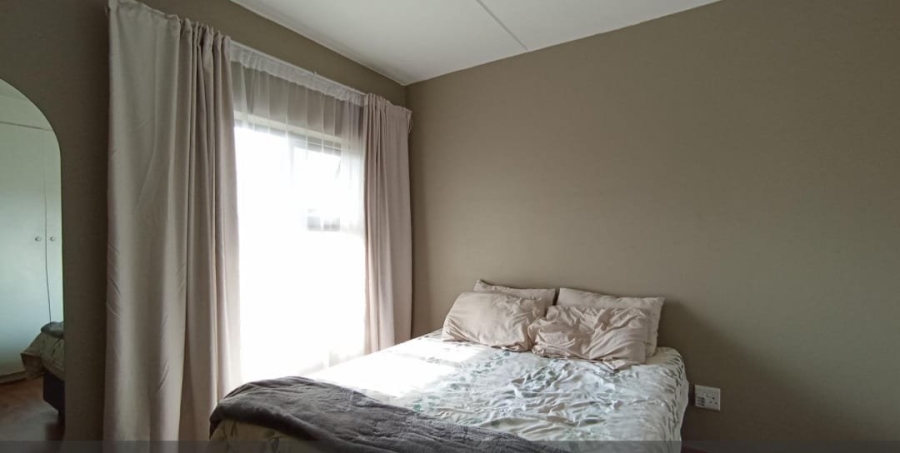 2 Bedroom Property for Sale in Glen Austin Gauteng