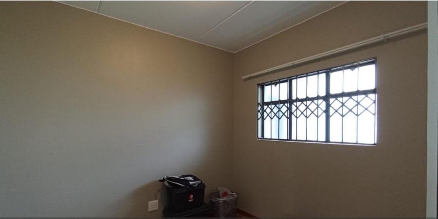 2 Bedroom Property for Sale in Glen Austin Gauteng