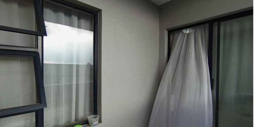 2 Bedroom Property for Sale in Glen Austin Gauteng