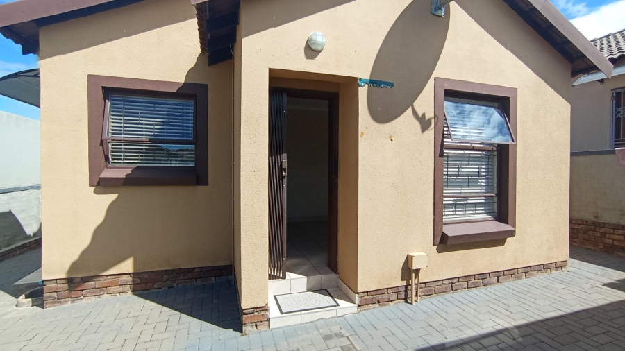 3 Bedroom Property for Sale in Kosmosdal Gauteng