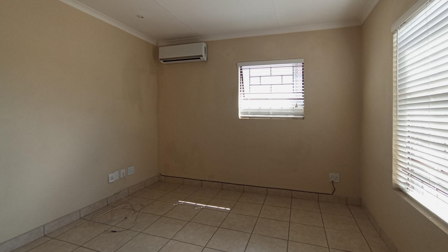 3 Bedroom Property for Sale in Kosmosdal Gauteng
