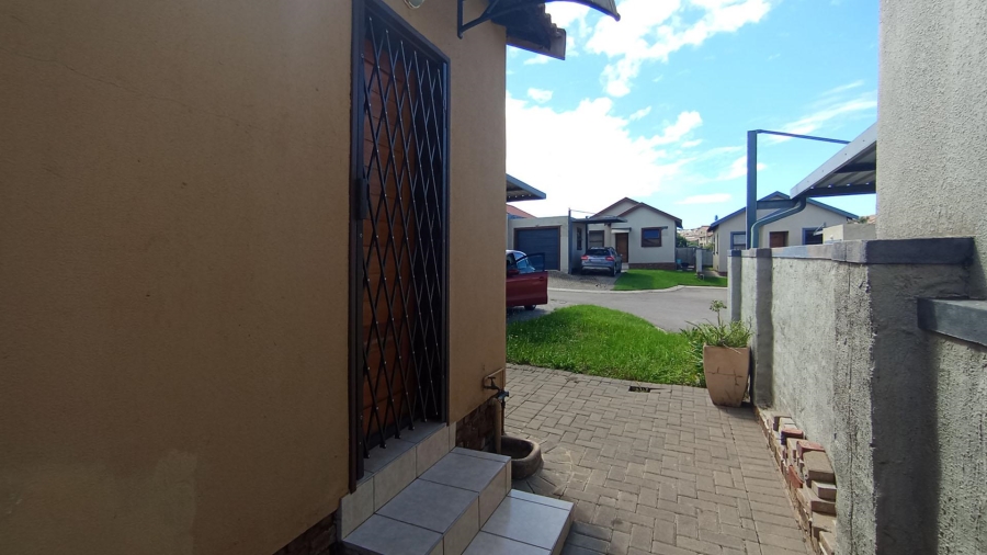 3 Bedroom Property for Sale in Kosmosdal Gauteng