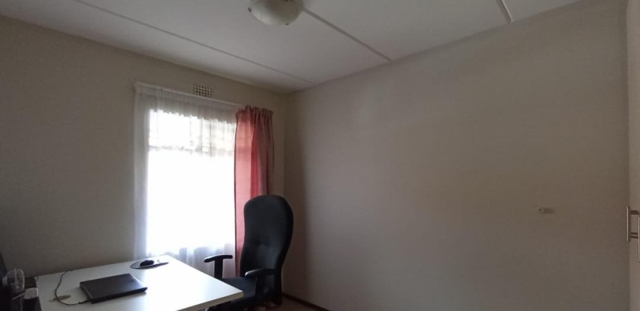 2 Bedroom Property for Sale in Erand Gardens Gauteng