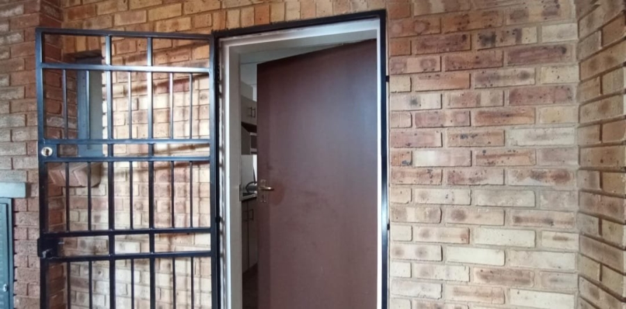 2 Bedroom Property for Sale in Erand Gardens Gauteng