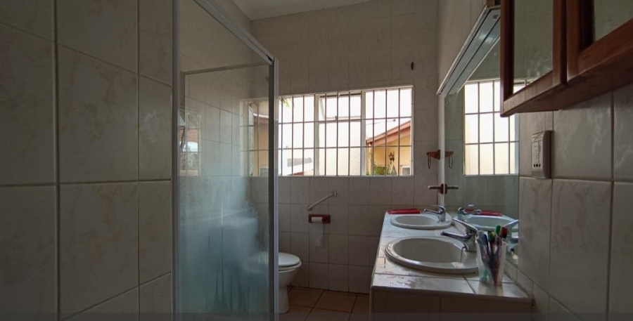 4 Bedroom Property for Sale in Sydenham Gauteng
