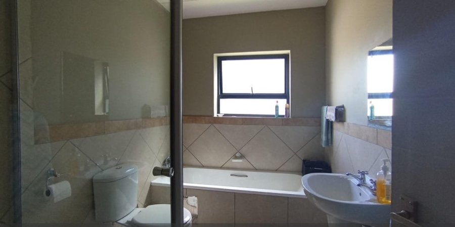 2 Bedroom Property for Sale in Glen Austin Gauteng
