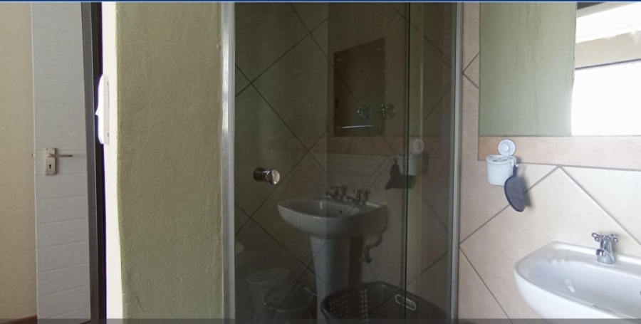 2 Bedroom Property for Sale in Glen Austin Gauteng