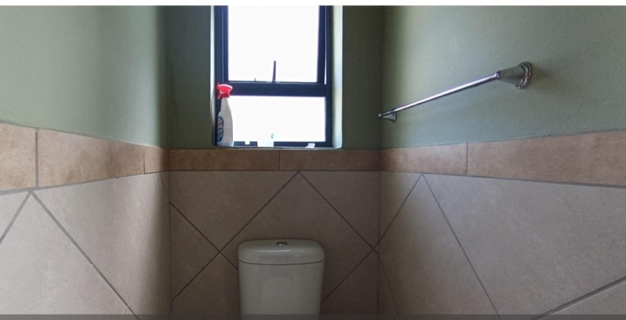 2 Bedroom Property for Sale in Glen Austin Gauteng