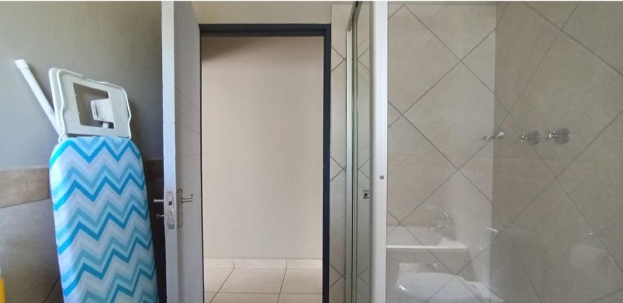 2 Bedroom Property for Sale in Glen Austin Gauteng