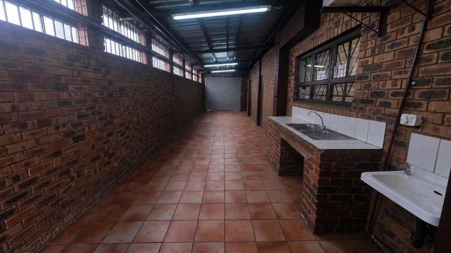 7 Bedroom Property for Sale in Laudium Gauteng