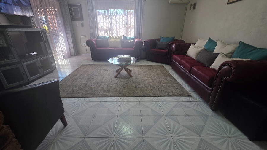 7 Bedroom Property for Sale in Laudium Gauteng