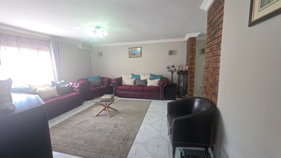 7 Bedroom Property for Sale in Laudium Gauteng