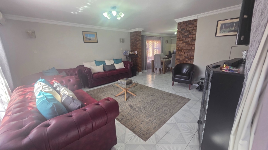 7 Bedroom Property for Sale in Laudium Gauteng