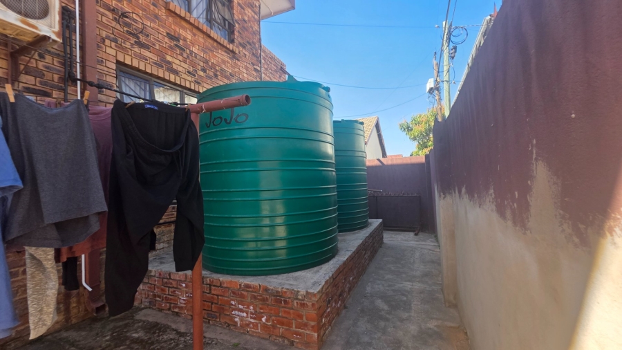 7 Bedroom Property for Sale in Laudium Gauteng