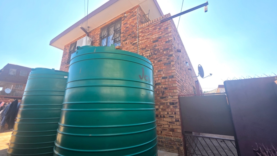 7 Bedroom Property for Sale in Laudium Gauteng