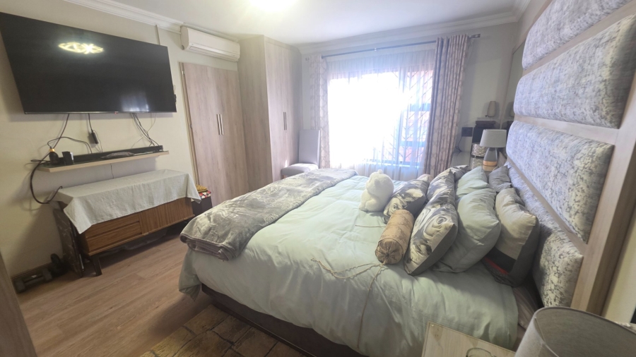 7 Bedroom Property for Sale in Laudium Gauteng