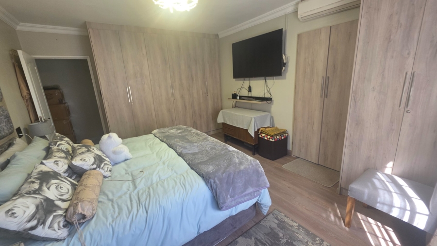 7 Bedroom Property for Sale in Laudium Gauteng