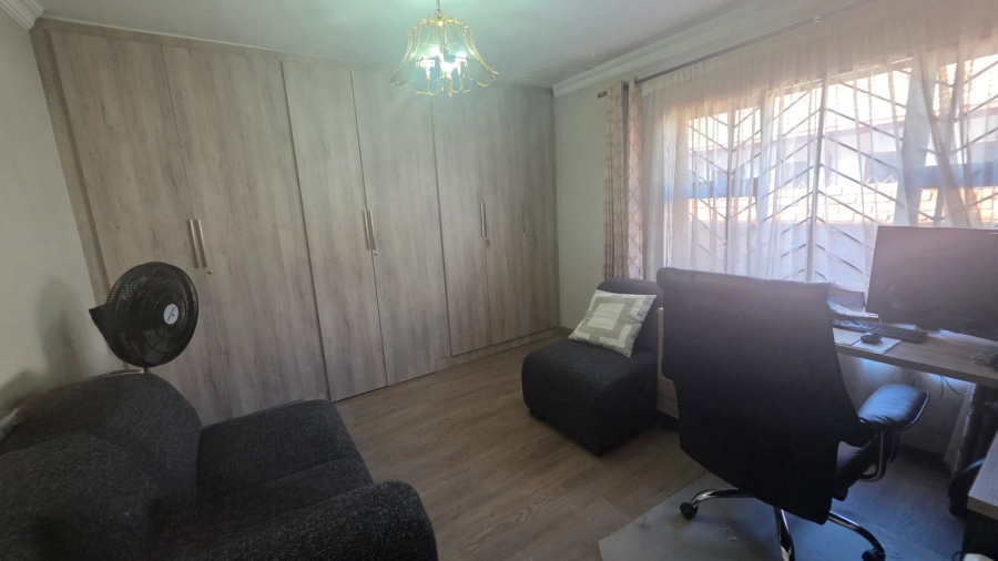 7 Bedroom Property for Sale in Laudium Gauteng