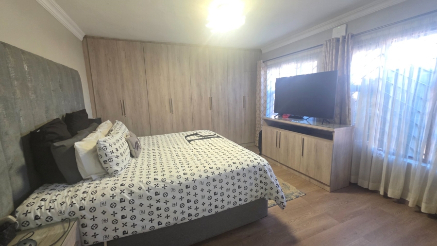 7 Bedroom Property for Sale in Laudium Gauteng