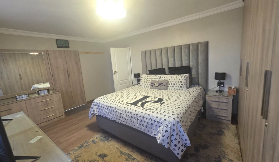 7 Bedroom Property for Sale in Laudium Gauteng