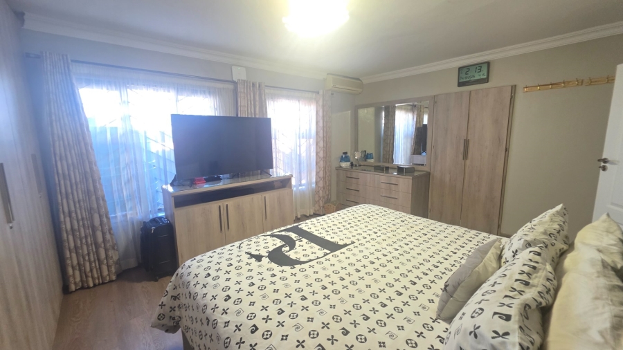 7 Bedroom Property for Sale in Laudium Gauteng