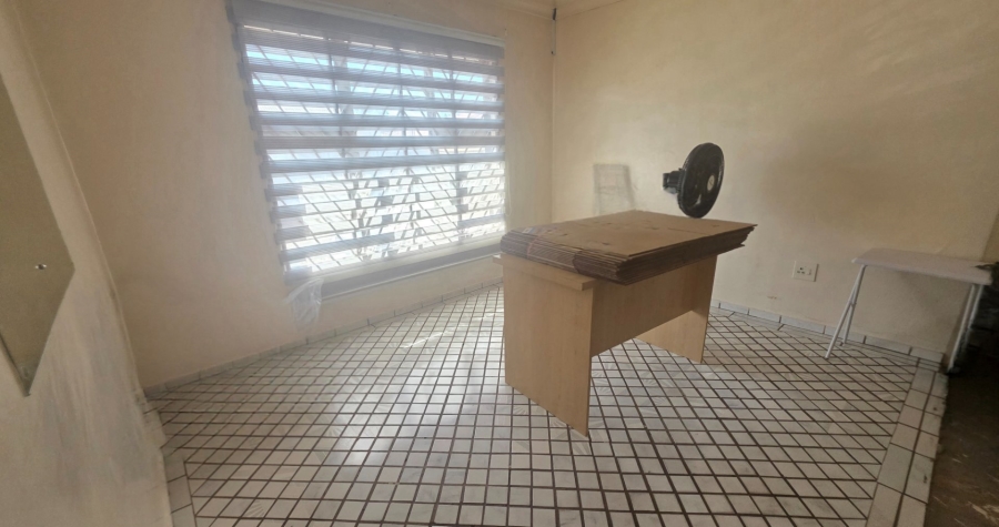 7 Bedroom Property for Sale in Laudium Gauteng
