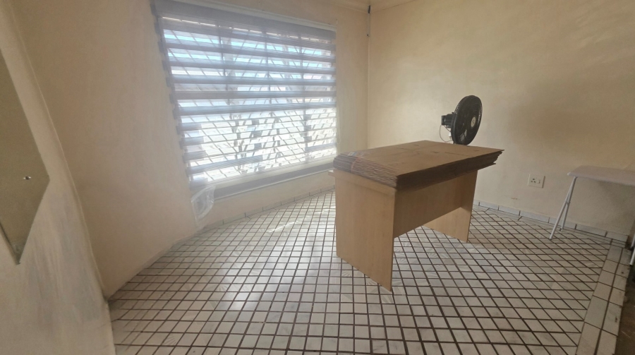 7 Bedroom Property for Sale in Laudium Gauteng