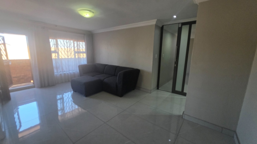 7 Bedroom Property for Sale in Laudium Gauteng