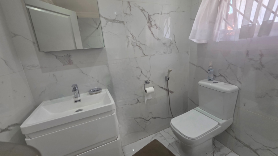 7 Bedroom Property for Sale in Laudium Gauteng