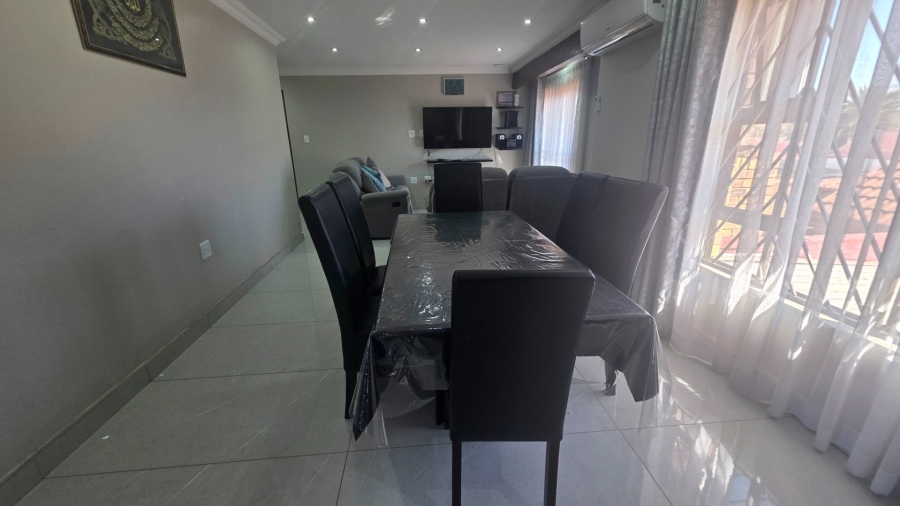 7 Bedroom Property for Sale in Laudium Gauteng