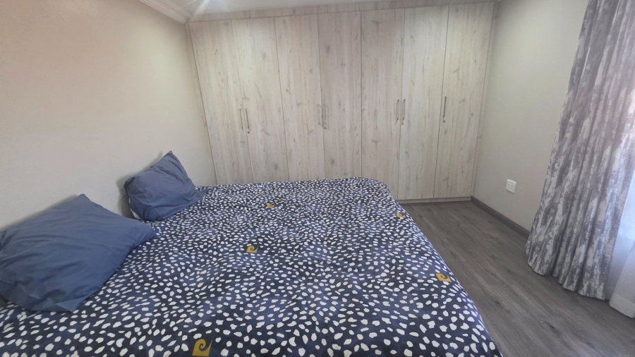 7 Bedroom Property for Sale in Laudium Gauteng