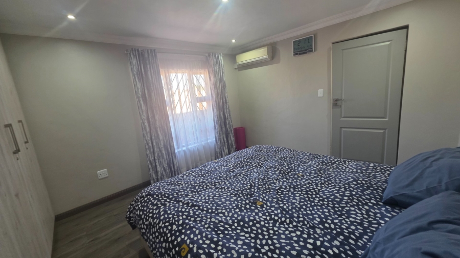 7 Bedroom Property for Sale in Laudium Gauteng