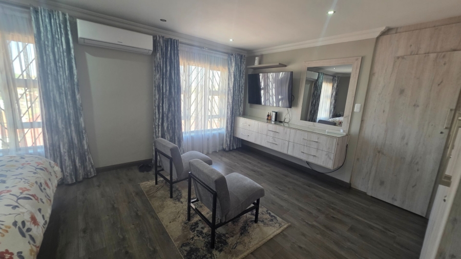 7 Bedroom Property for Sale in Laudium Gauteng
