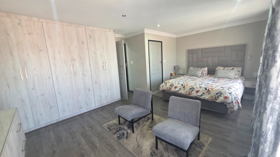 7 Bedroom Property for Sale in Laudium Gauteng