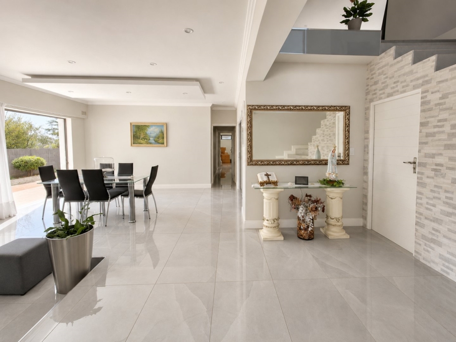 5 Bedroom Property for Sale in Sunnyridge Gauteng