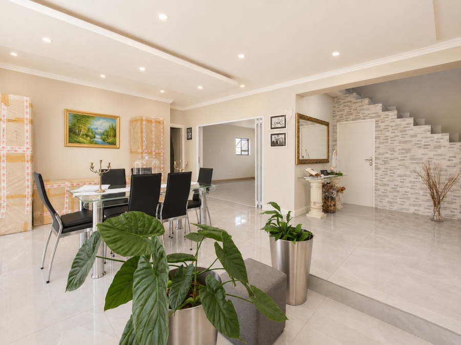 5 Bedroom Property for Sale in Sunnyridge Gauteng
