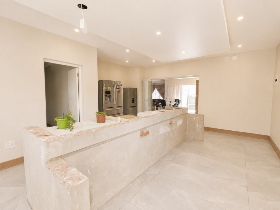 5 Bedroom Property for Sale in Sunnyridge Gauteng