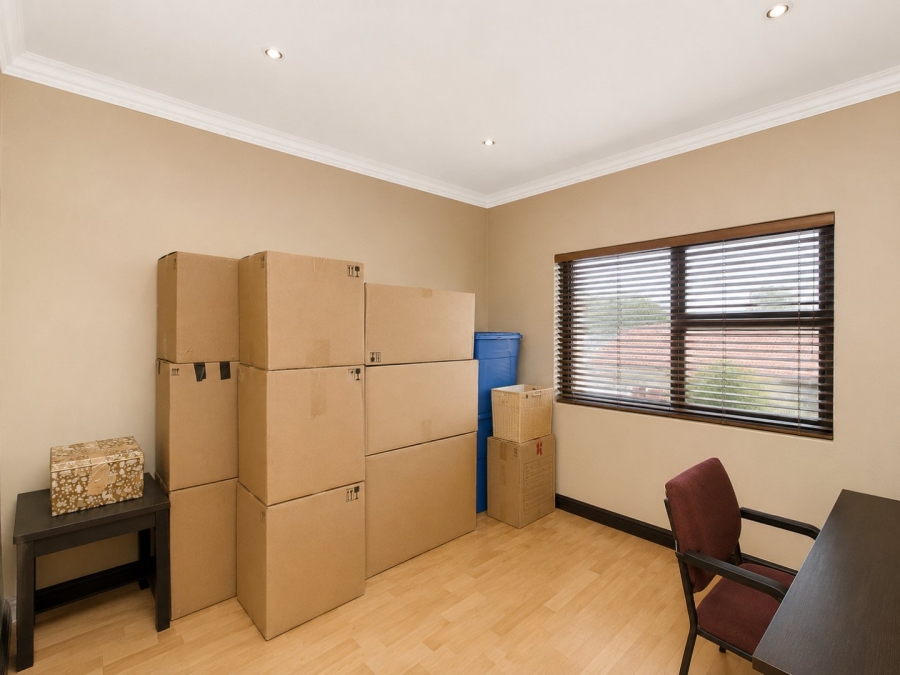 5 Bedroom Property for Sale in Sunnyridge Gauteng