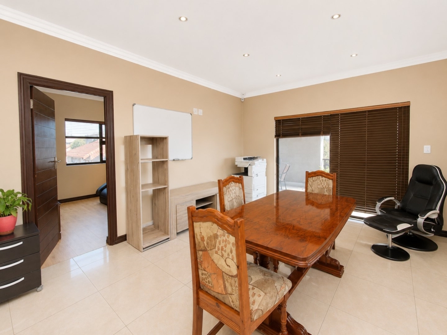 5 Bedroom Property for Sale in Sunnyridge Gauteng